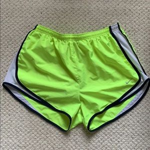 Nike tempo running shorts (L)